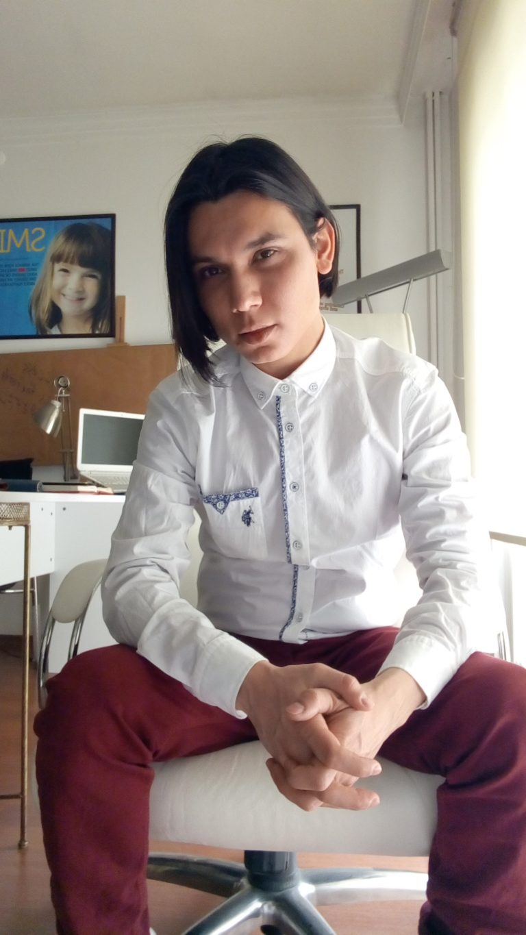 İngilizce özel ders öğretmeni Harun Güçlü